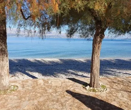 Evala Sutivan