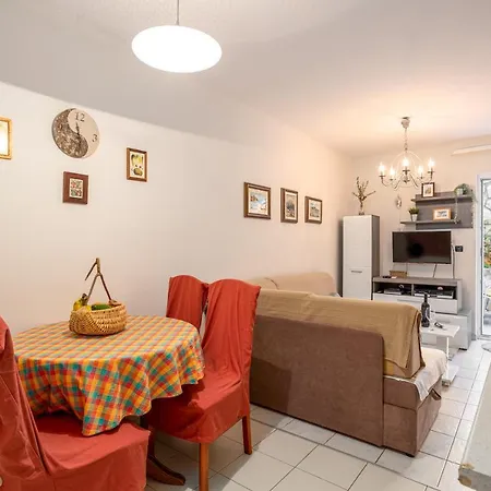 Evala Apartment