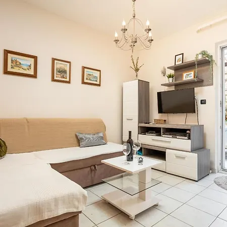 Apartment Evala *