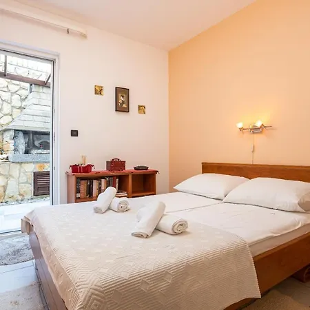 Evala Apartmán Sutivan