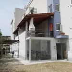 Evala Apartment *