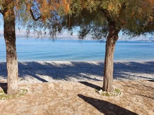 Evala Sutivan
